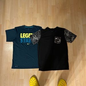 2 Nike t shirt mens Medium